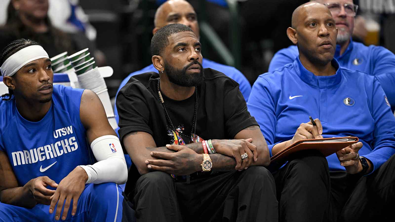 Mavericks rumors: Kyrie Irving’s injury return could be postponed
