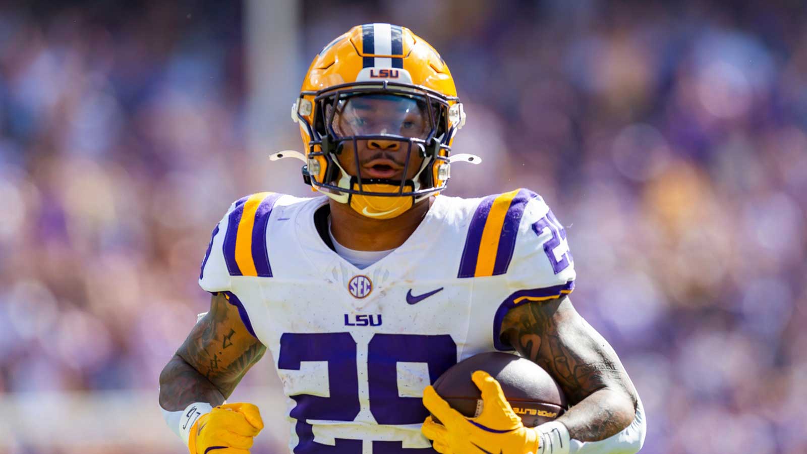LSU football trying to get key RB to withdraw from transfer portal