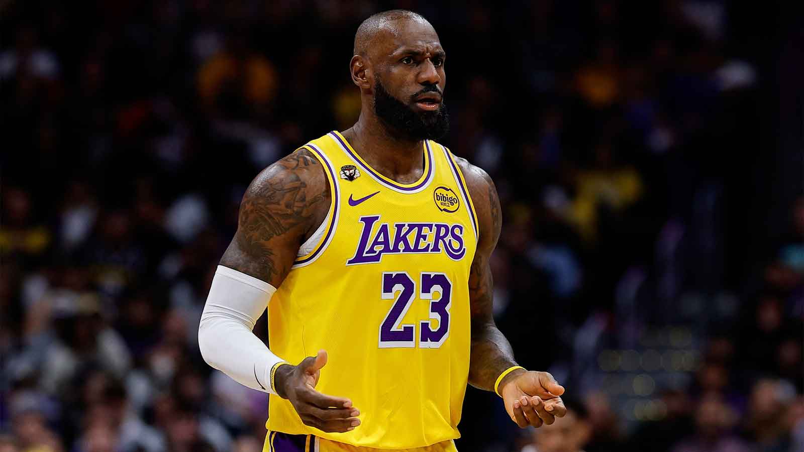 Lakers’ Jeanie Buss backtracks on LeBron James criticism