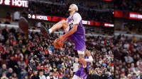 Los Angeles Lakers center Jaxson Hayes (11) goes up for a dunk against the Chicago Bulls during the second half at United Center.