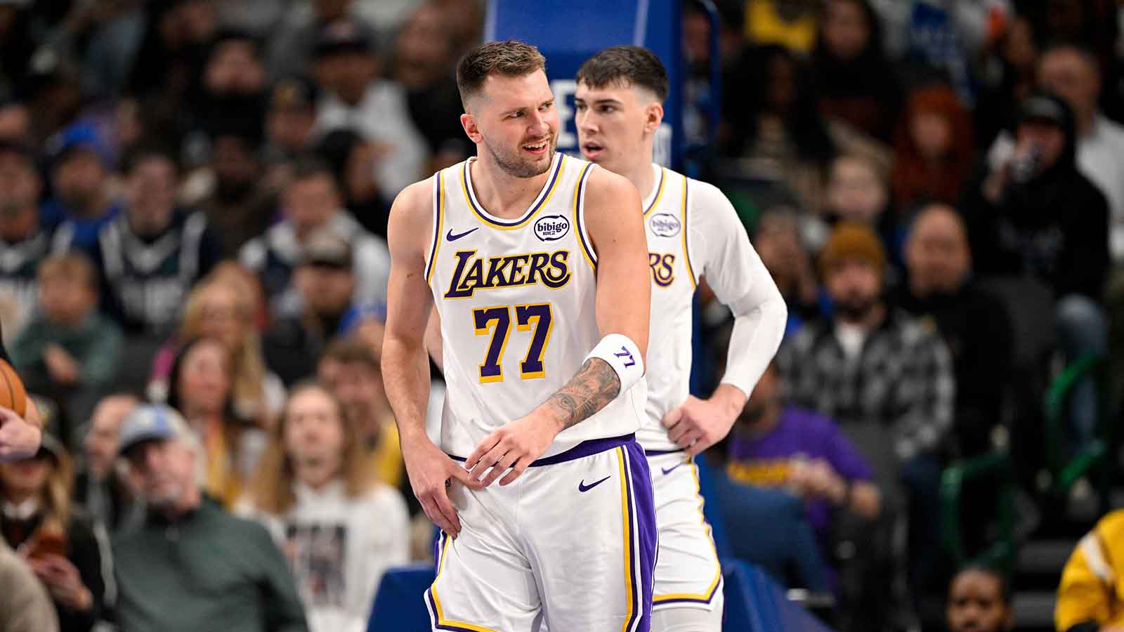 Watch Mavericks fans celebrate Luka Doncic in return to American Airlines Center