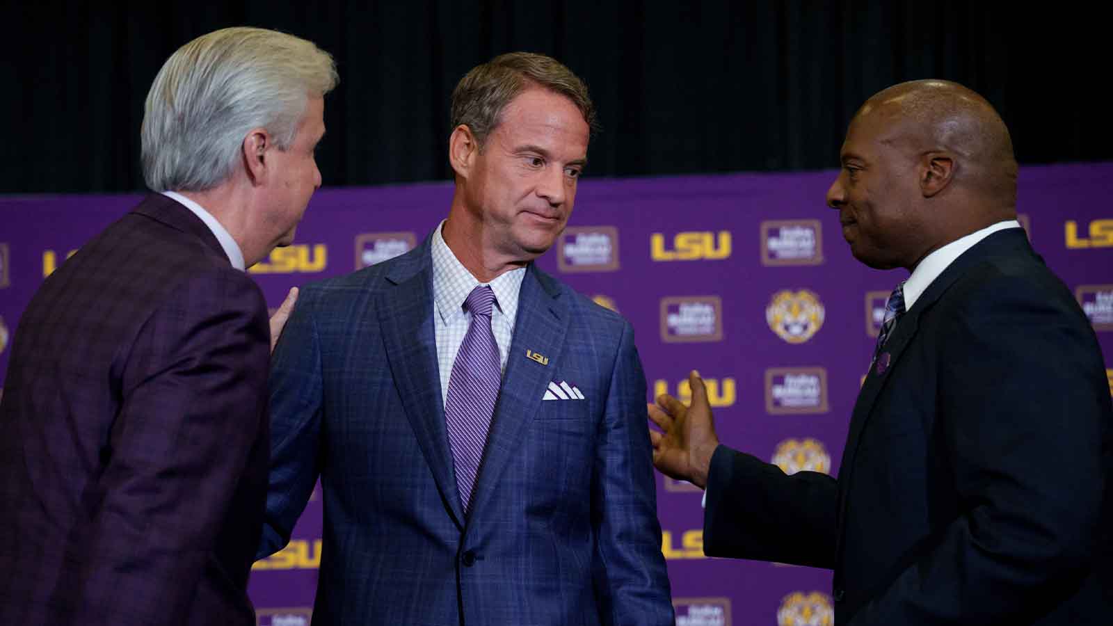 LSU loses major weapon after WR’s transfer portal addition