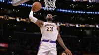 Los Angeles Lakers forward Lebron James (23) dunks in the second half against the Sacramento Kings at Crypto.com Arena.