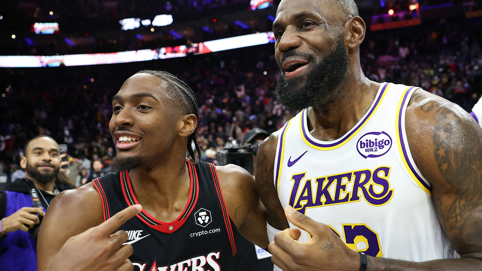 Lakers star LeBron James stamps workout buddies Tyrese Maxey, Jalen Johnson