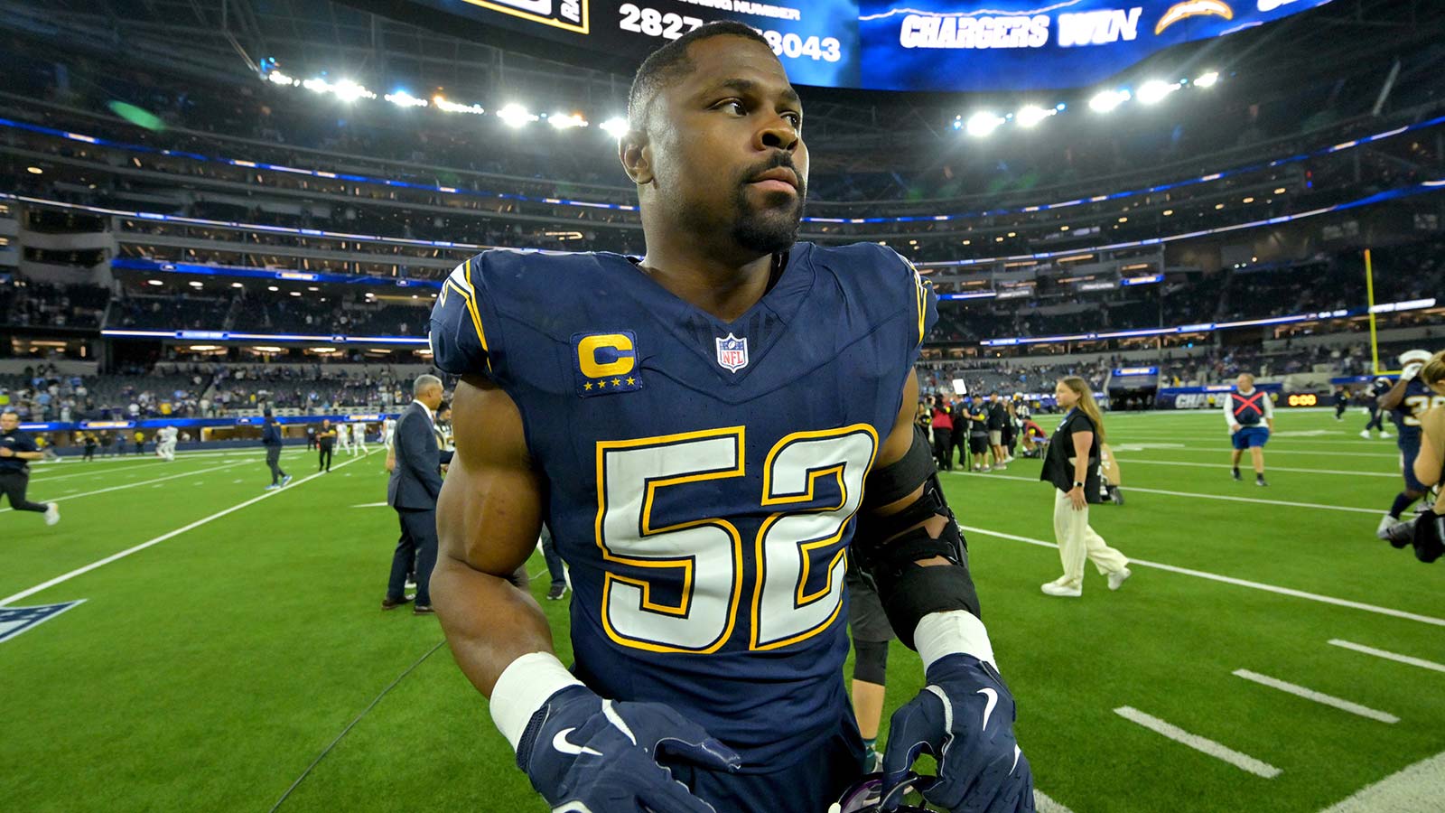 https://wp.clutchpoints.com/wp-content/uploads/2026/01/Los-Angeles-Chargers-outside-linebacker-Khalil-MacK-52-as-he-leaves-the-field-following-the-game-against-the-Minnesota-Vikings-at-SoFi-Stadium.jpg