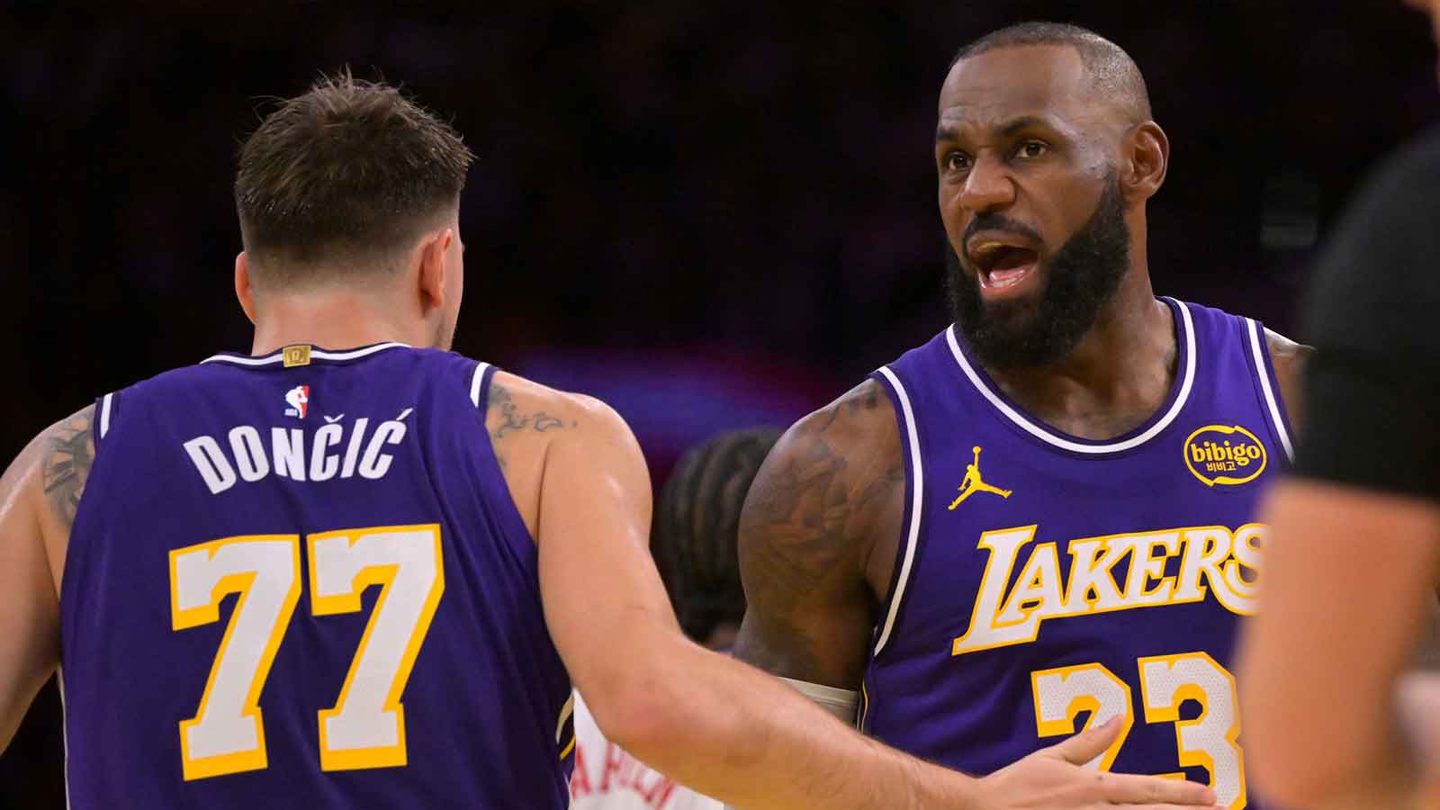 Lakers’ Luka Doncic hits LeBron James with insane pass over Grizzlies