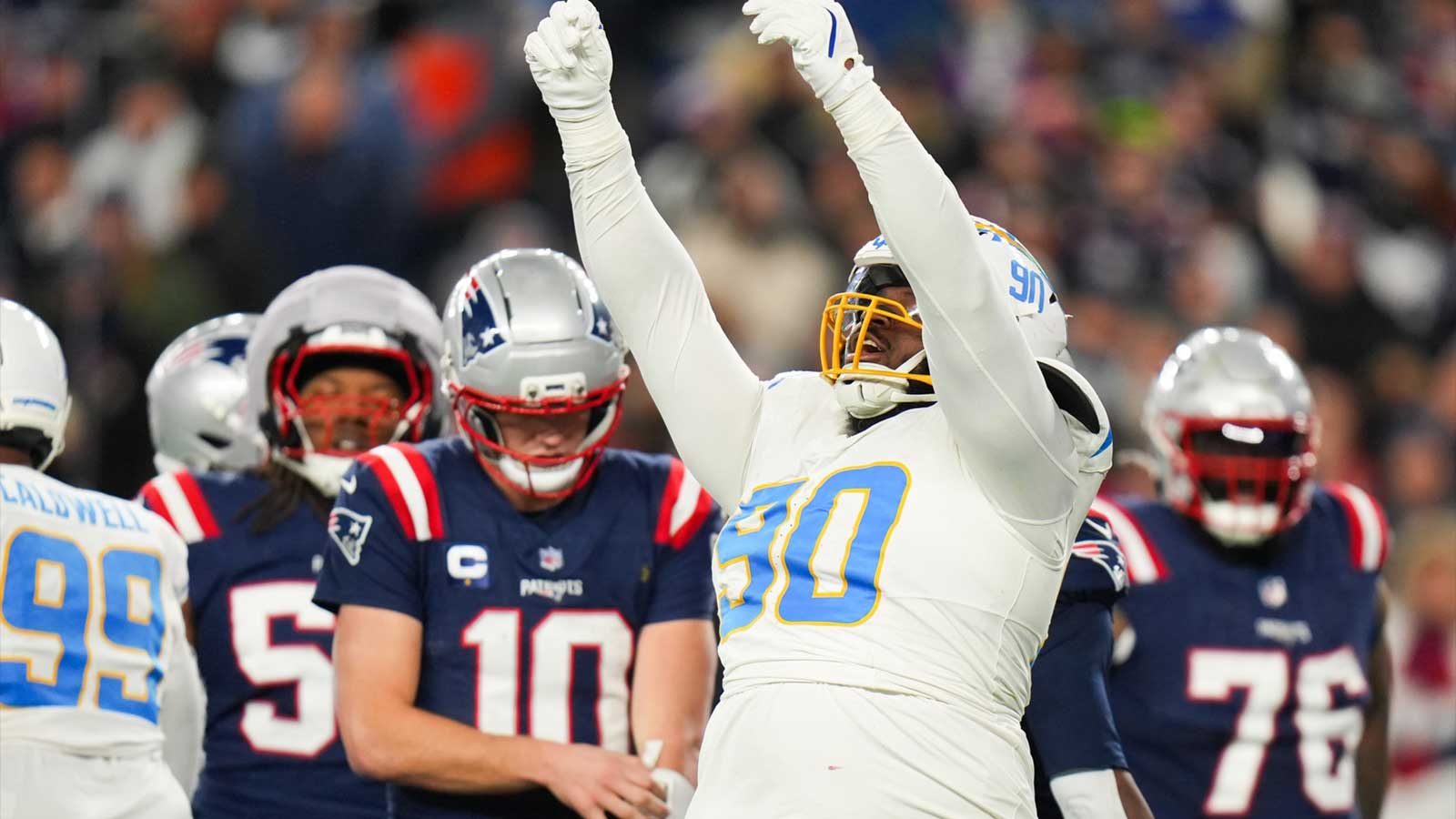 Chargers sign key defensive tackle to 3-year contract