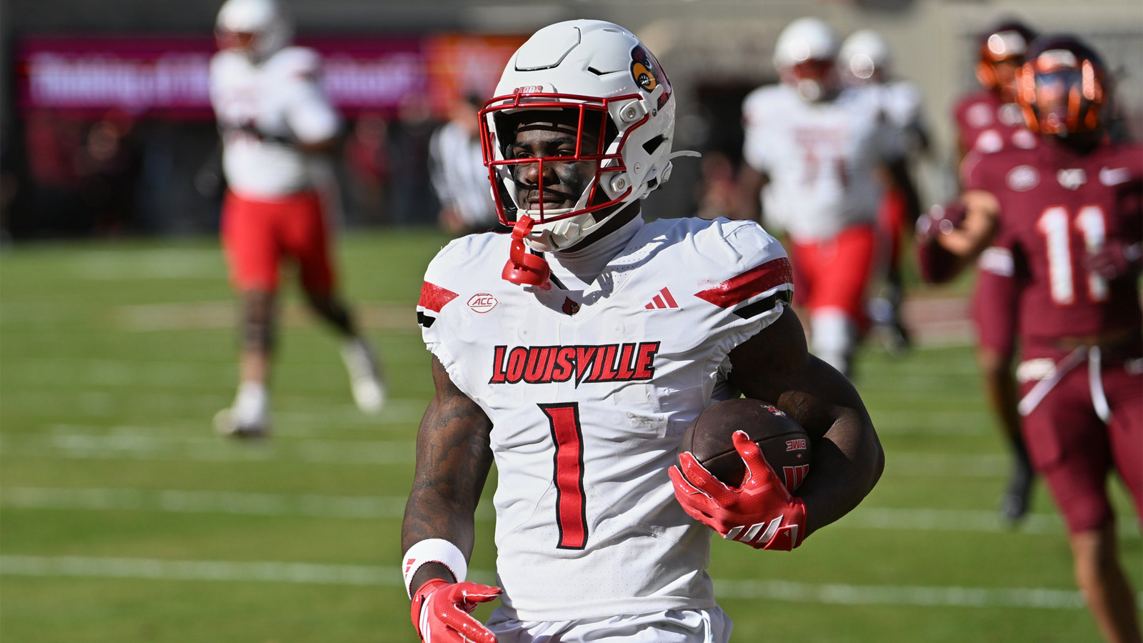 Louisville football star with 2,000 career yards becomes a top transfer portal RB