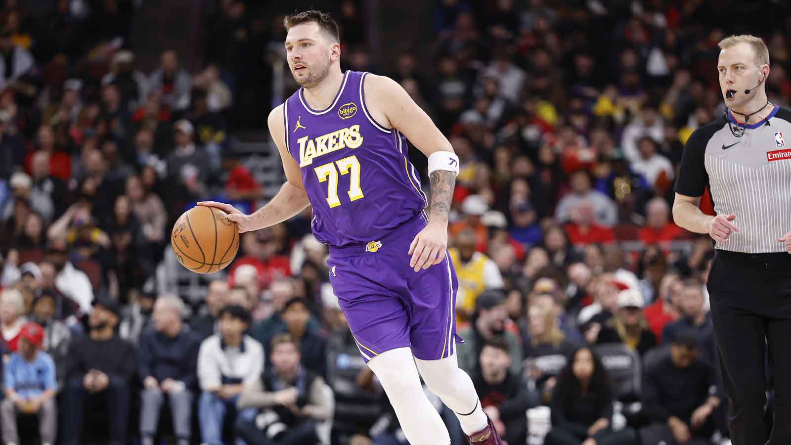 Lakers’ Luka Doncic returns to Cavs game after injury scare