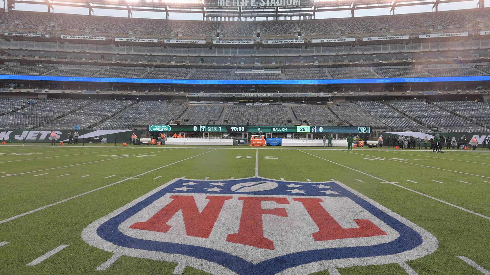 NFL reports injury rates are similar on turf and natural grass