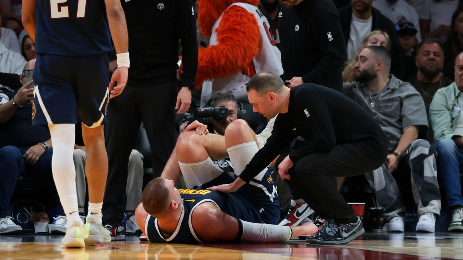Nuggets’ Nikola Jokic ‘trending positively’ after hyperextending knee, will travel with Denver