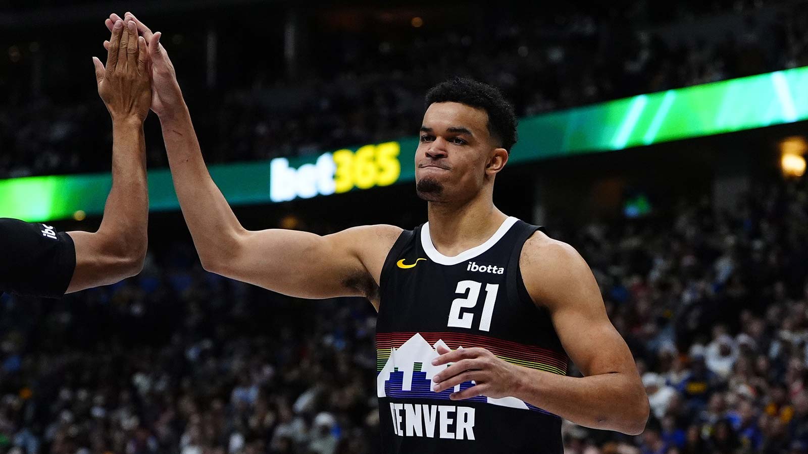 Nuggets’ Spencer Jones takes LinkedIn aura farming to new heights after 76ers upset