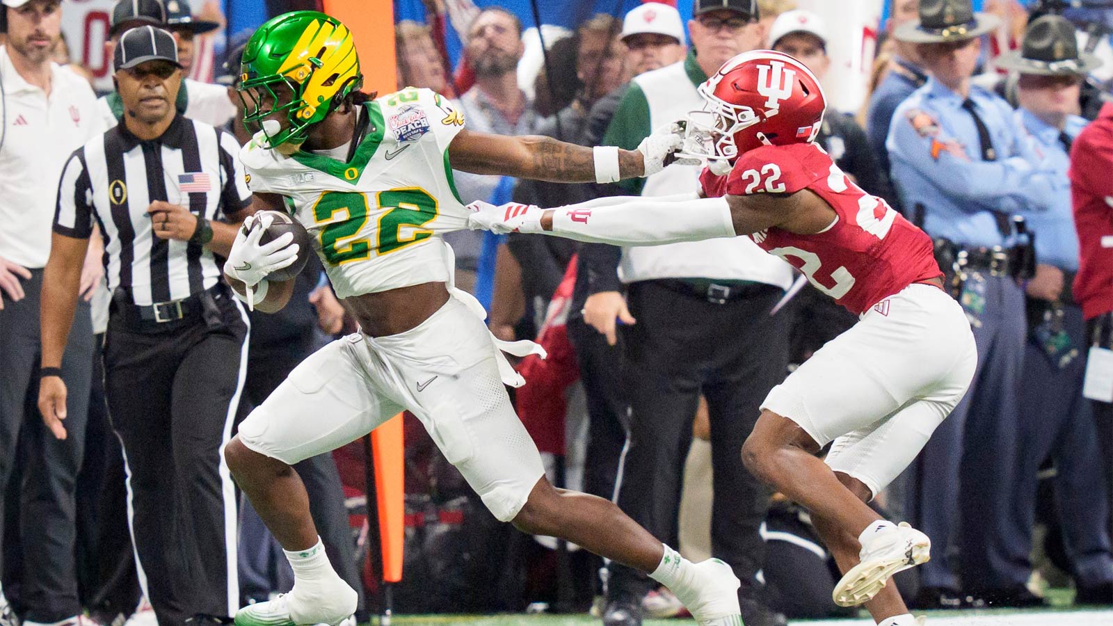 Oregon loses unlikely CFP hero to Kansas State in transfer portal