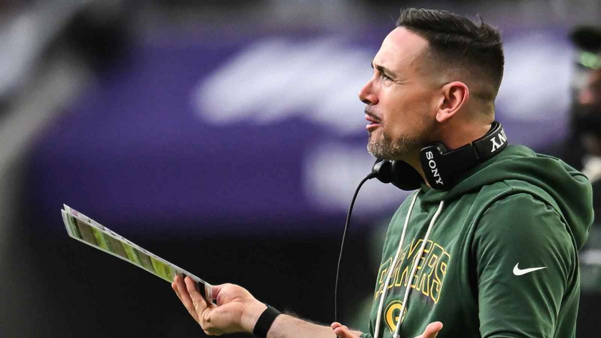 Green Bay Packers head coach Matt Lafleur reacts to a play against the Minnesota Vikings during the third quarter at U.S. Bank Stadium.