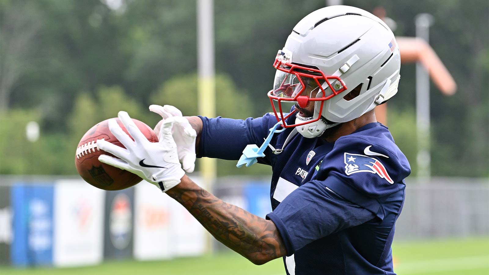 Patriots CB Carlton Davis getting ‘legendary vibes’ ahead of Chargers playoff game