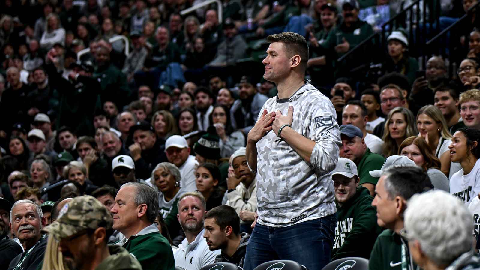 Michigan State’s Paul Davis issues apology after getting Tom Izzo boot from USC game