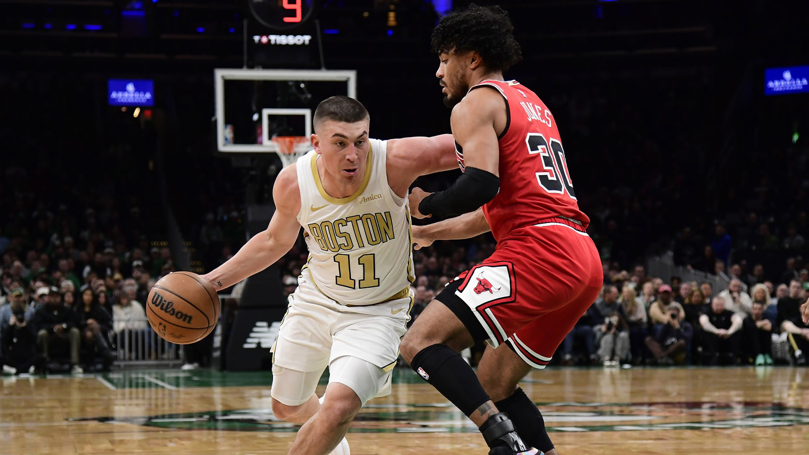 Celtics’ Payton Pritchard beats the buzzer over 3 Bulls players