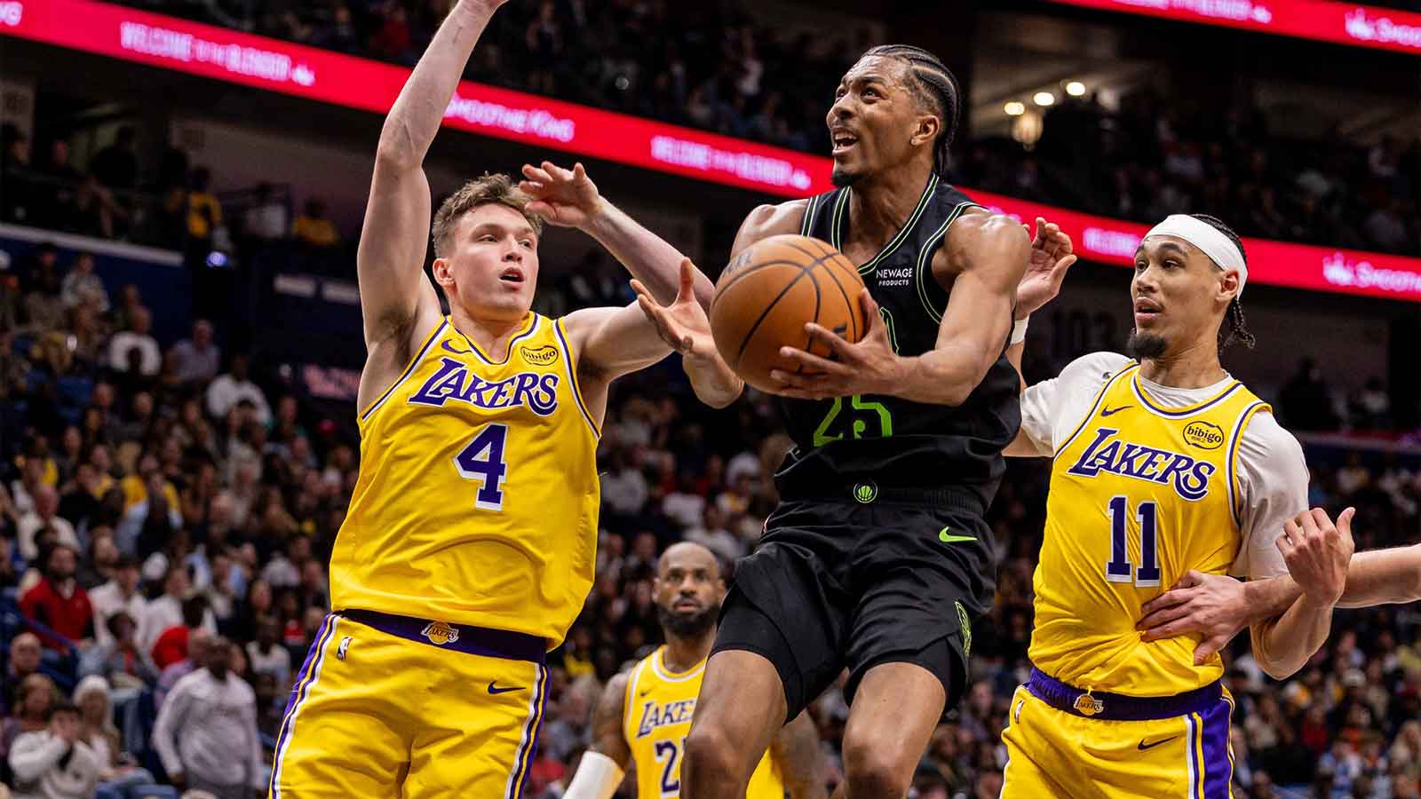 Pelicans forward Trey Murphy III’s career game no match for Lakers’ unstoppable clutch dominance