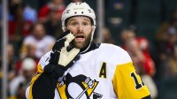 Pittsburgh Penguins right wing Bryan Rust (17) against the Calgary Flames during the third period at Scotiabank Saddledome