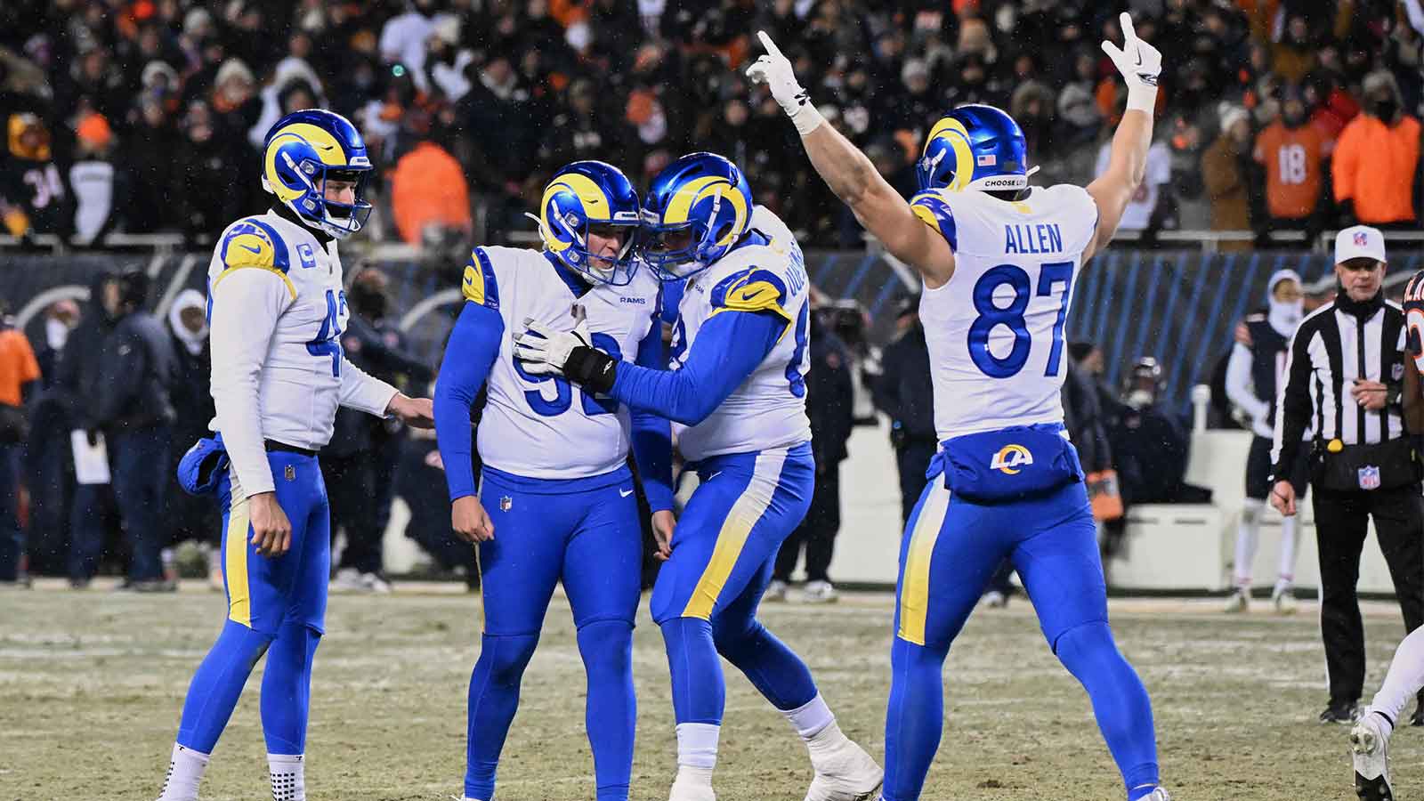 Watch Lakers fans react in LA-Raptors game to Rams’ playoff win