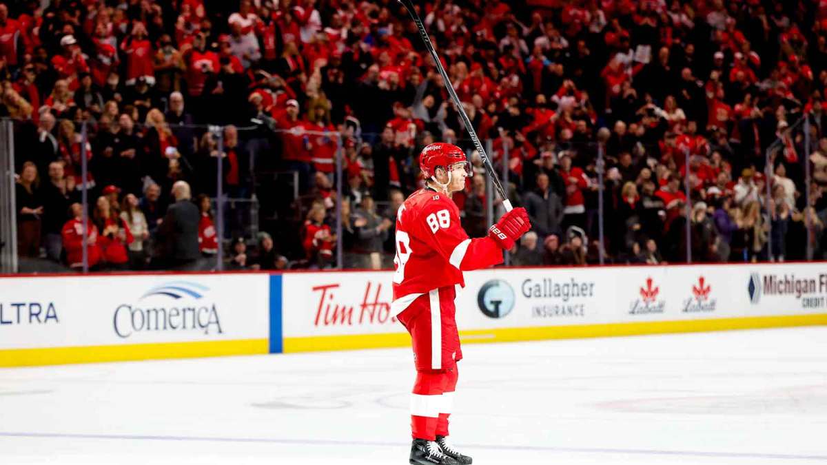 Red Wings right wing Patrick Kane (88) celebrates