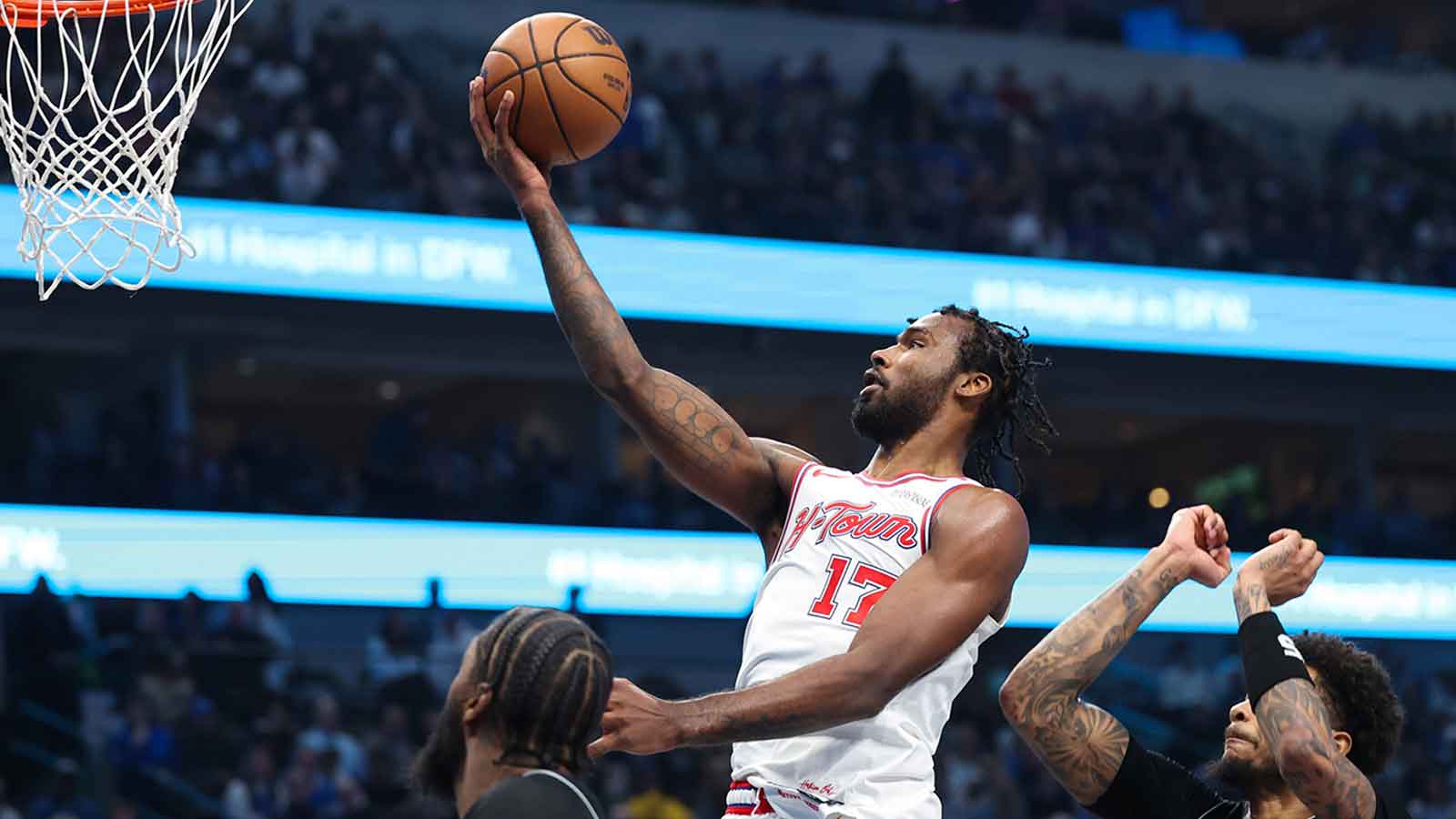 Rockets forward Tari Eason (17) shoots during the first quarter against the Dallas Mavericks at American Airlines Center