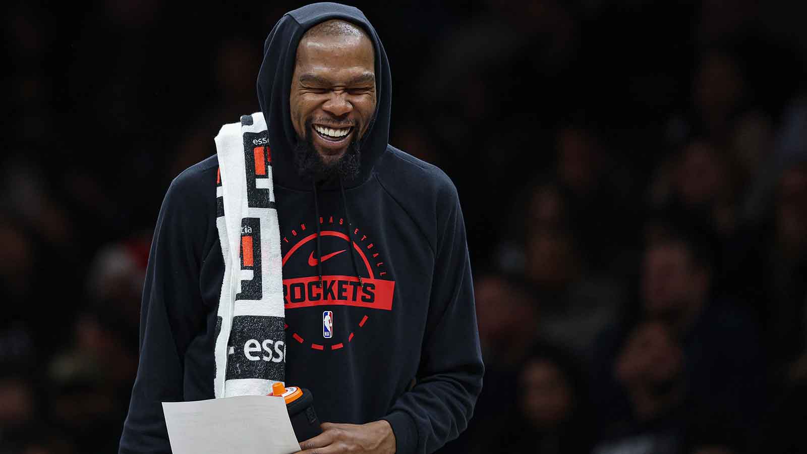 Rockets’ Kevin Durant zings rookie after crazy brick hit him in the face