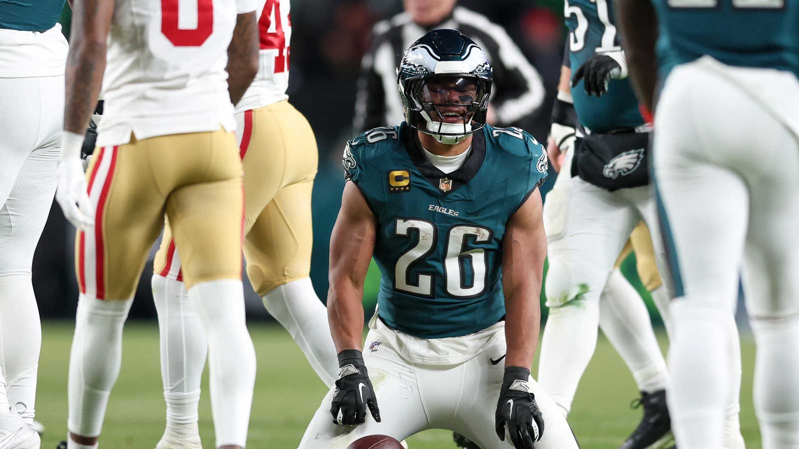 Eagles RB Saquon Barkley suffers injury scare after brutal hit vs. 49ers