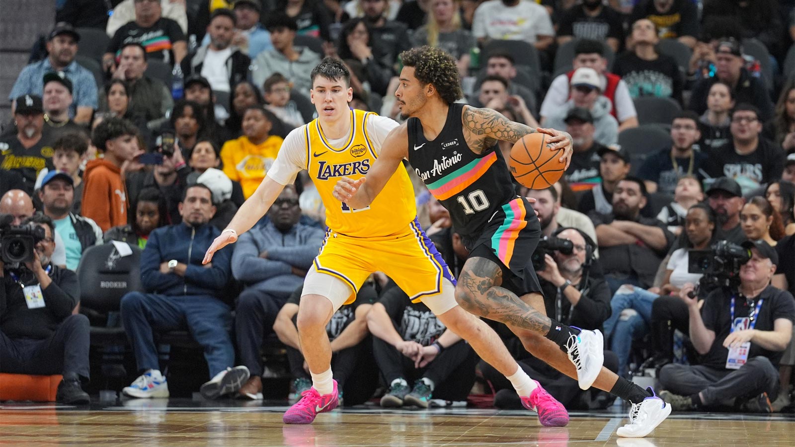 https://wp.clutchpoints.com/wp-content/uploads/2026/01/Spurs-forward-Jeremy-Sochan-vs-Lakers.jpg