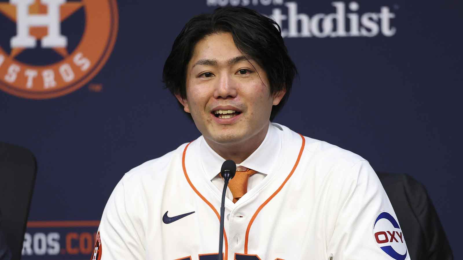 Astros’ Tatsuya Imai gets incredible gesture from fans during Rockets-Suns