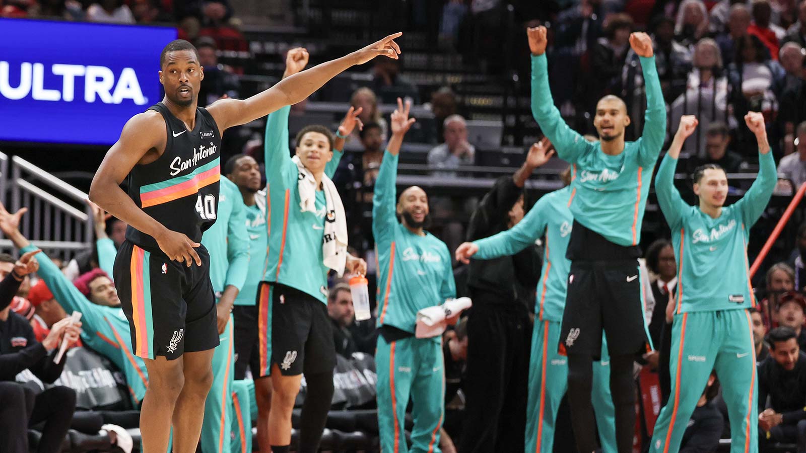 Why Spurs F Harrison Barnes’ long starting streak ended vs. Hornets