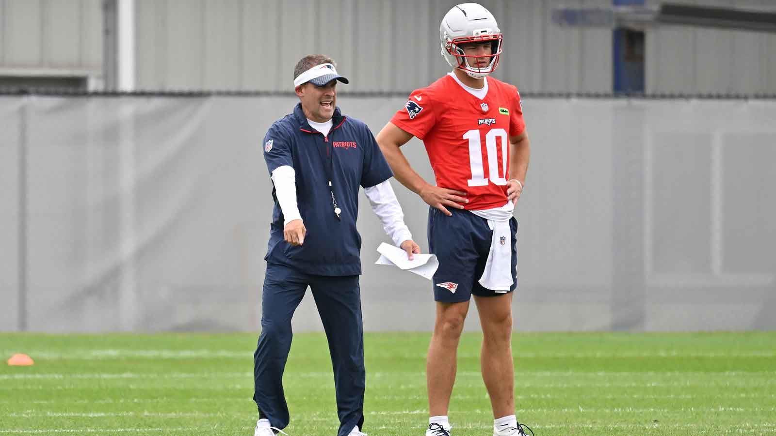 This Drake Maye, Josh McDaniels sideline conversation will fire Patriots fans up