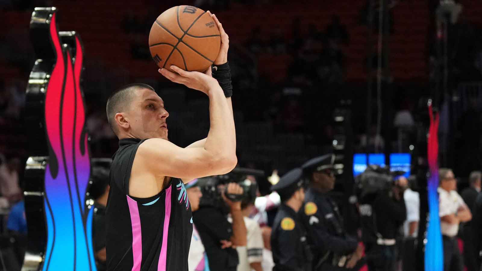 Miami Heat guard Tyler Herro (14) warms-up before the start of the game against the New Orleans Pelicans at Kaseya Center. 