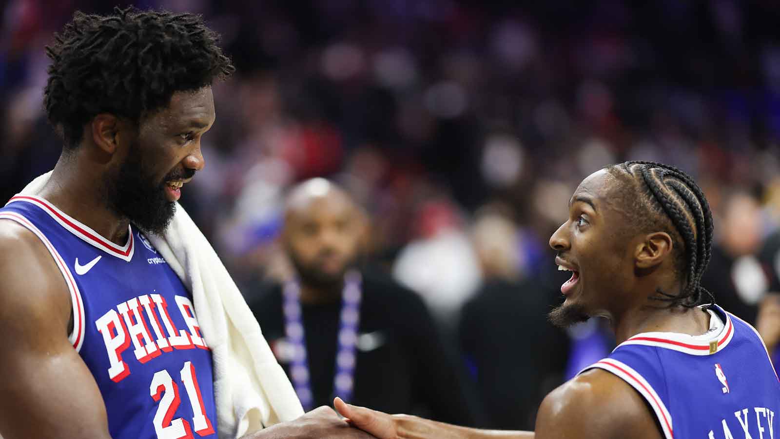 76ers’ Tyrese Maxey reacts to controversial missed call late in Rockets thriller