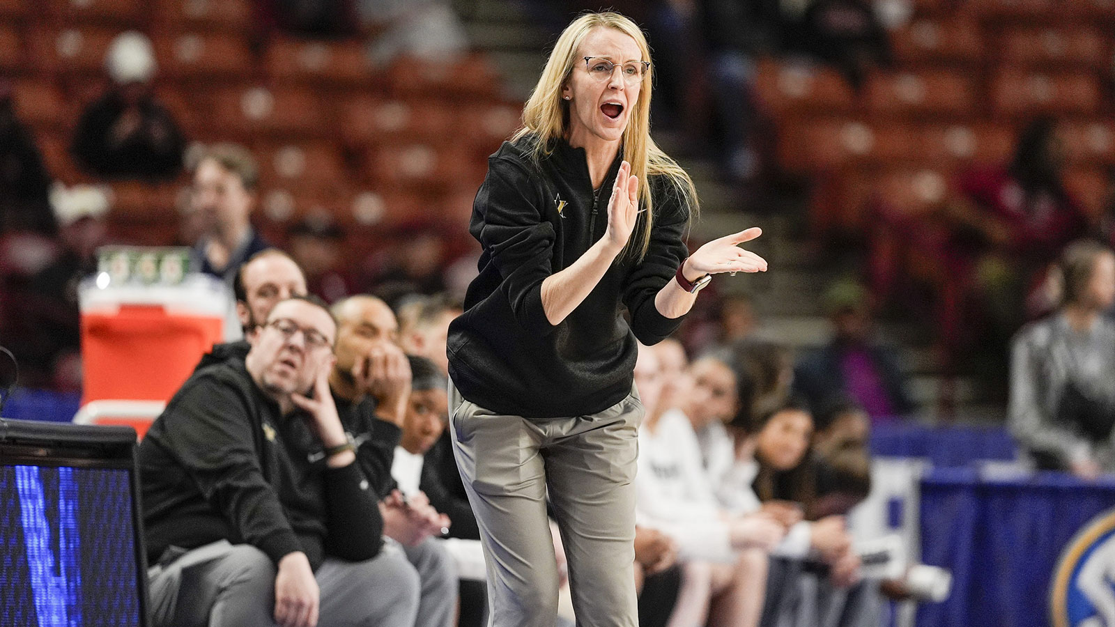 Geno Auriemma name drops Curt Cignetti in praise of Vanderbilt women’s basketball coach