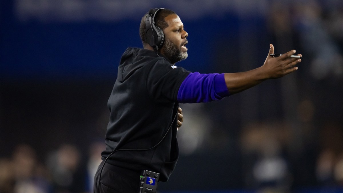 Minnesota Vikings defensive backs coach Daronte Jones against the Los Angeles Rams during an NFC wild card game at State Farm Stadium.