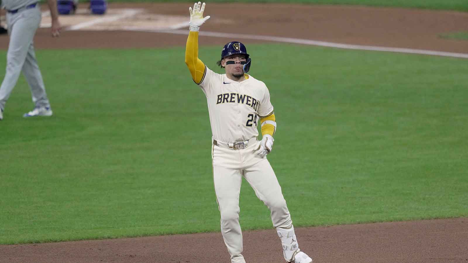 Brewers catcher William Contreras the only Milwaukee player going for arbitration hearing