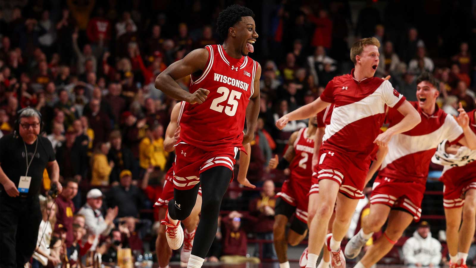 Wisconsin’s John Blackwell buries Minnesota with bonkers buzzer-beater