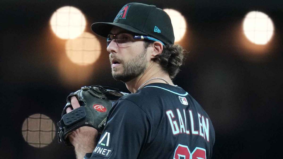 Arizona Diamondbacks right-hander Zac Gallen (23) pitches against the Cleveland Guardians at Chase Field on Aug. 19, 2025.