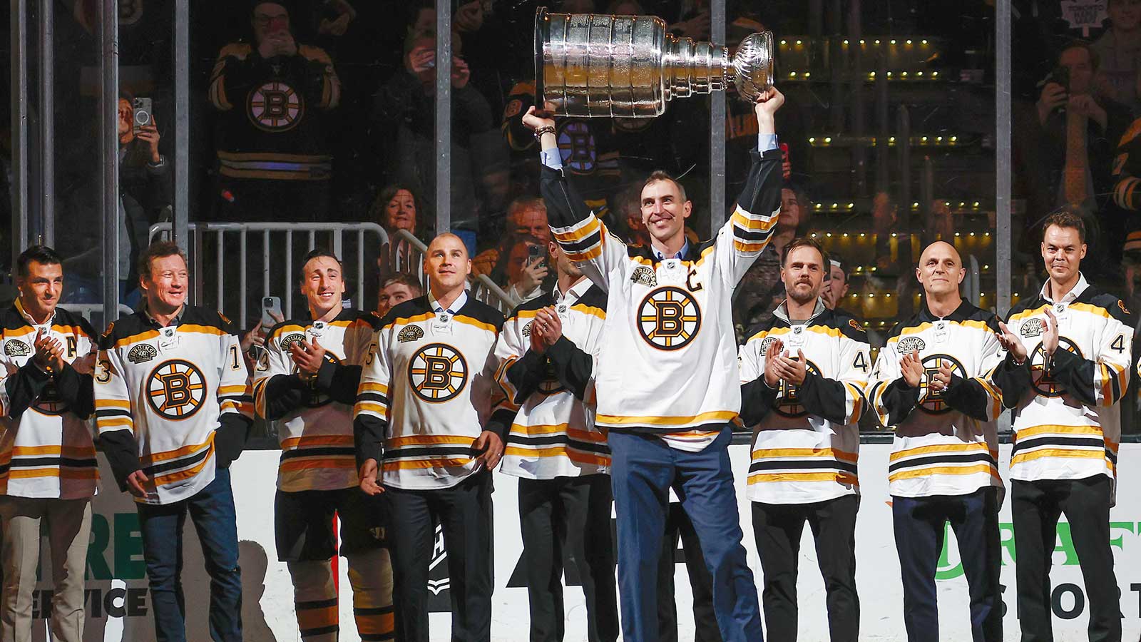 Zdeno Chara reveals coaching, management interest amid Bruins front office role