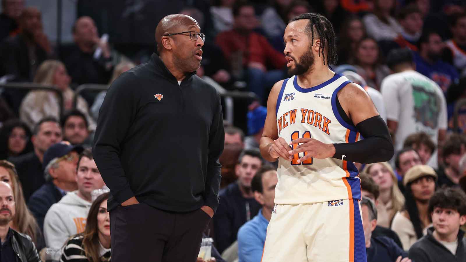 Jan 3, 2026; New York, New York, USA; New York Knicks head coach Mike Brown talks with guard Jalen Brunson (11) in the third quarter against the Philadelphia 76ers at Madison Square Garden. Mandatory Credit: Wendell Cruz-Imagn Images