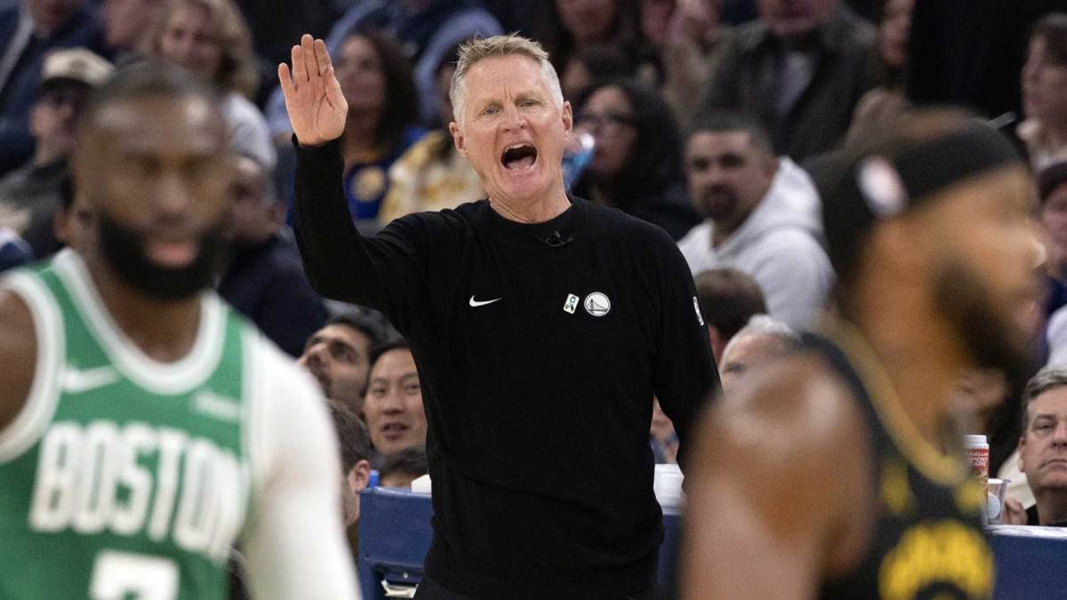Golden State Warriors head coach Steve Kerr reacts to his team’s play against the Boston Celtics during the first quarter at Chase Center. Mandatory Credit: D. Ross Cameron-Imagn Images