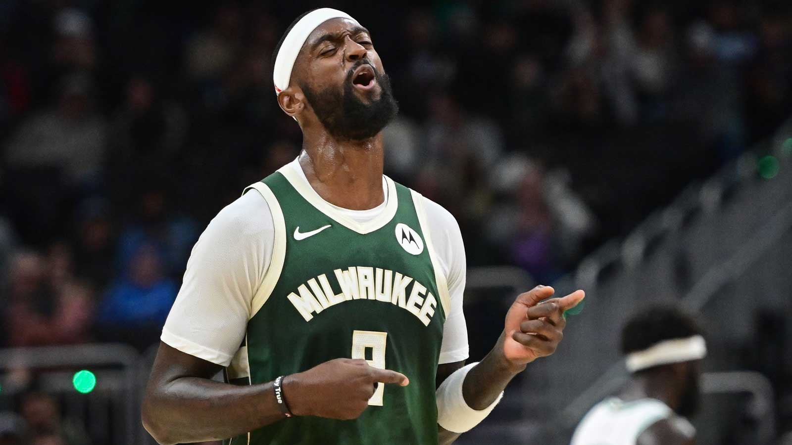 Bucks’ Bobby Portis may have played longest game of rock, paper, scissors with fan