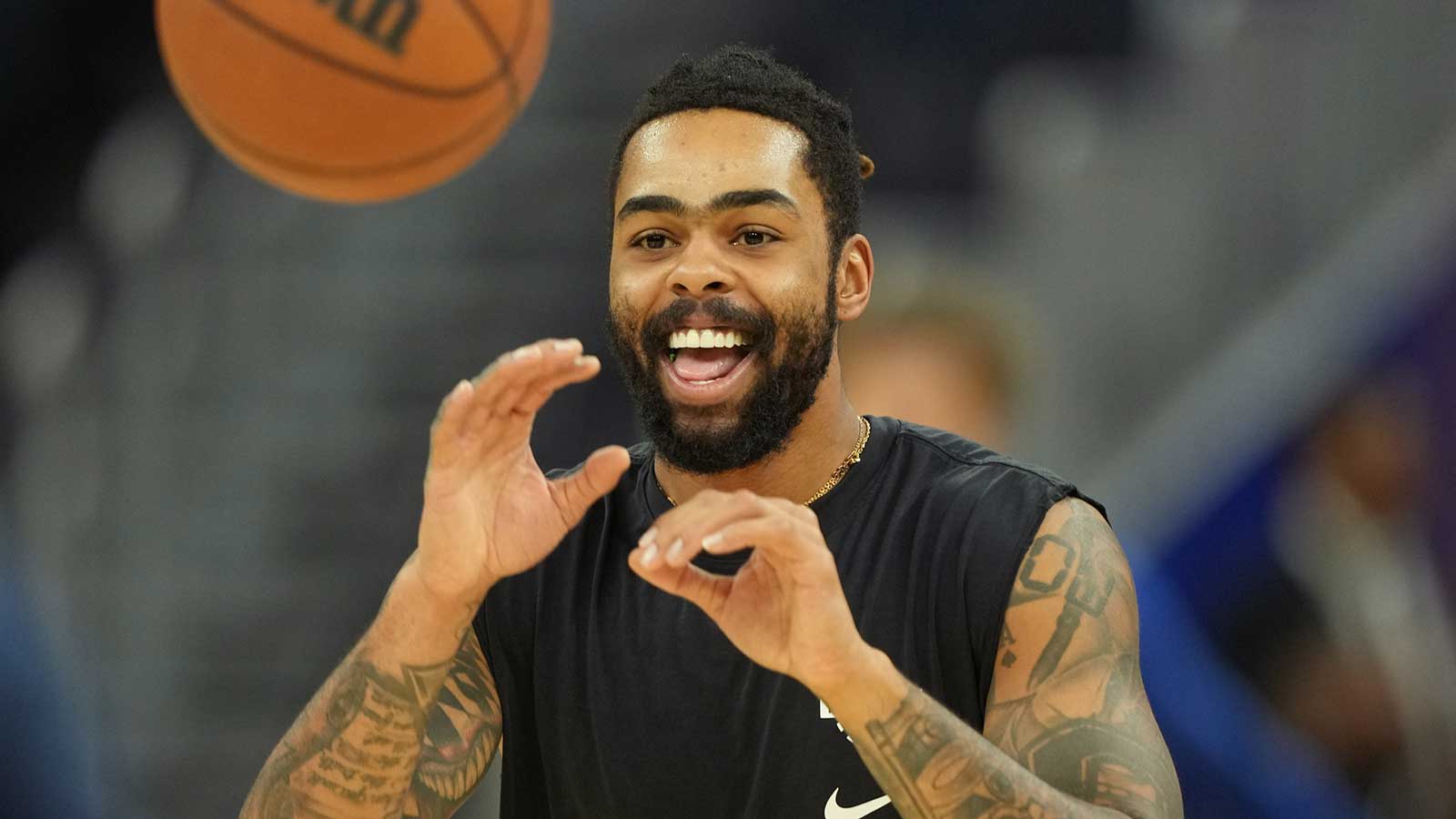 Dallas Mavericks guard D'Angelo Russell (5) warms up before the game against the Golden State Warriors at Chase Center.
