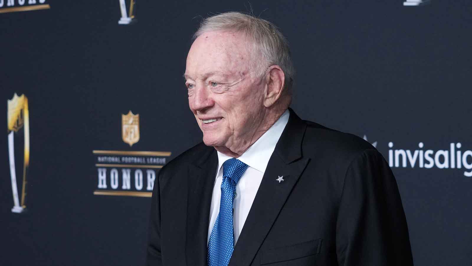Jerry Jones shockingly admits what Cowboys fans have screamed for years
