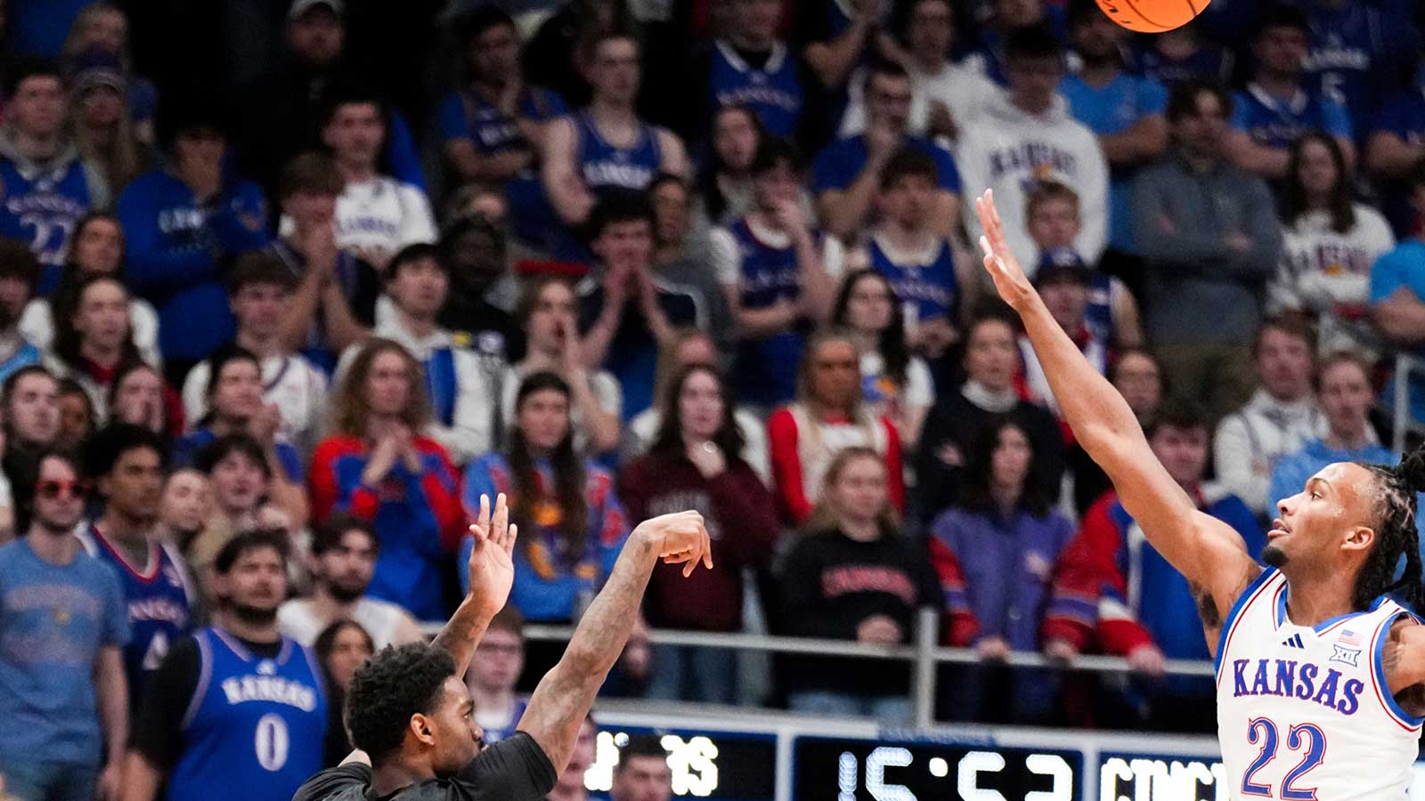 Cincinnati upsetting Darryn Peterson, Kansas has fans in shock