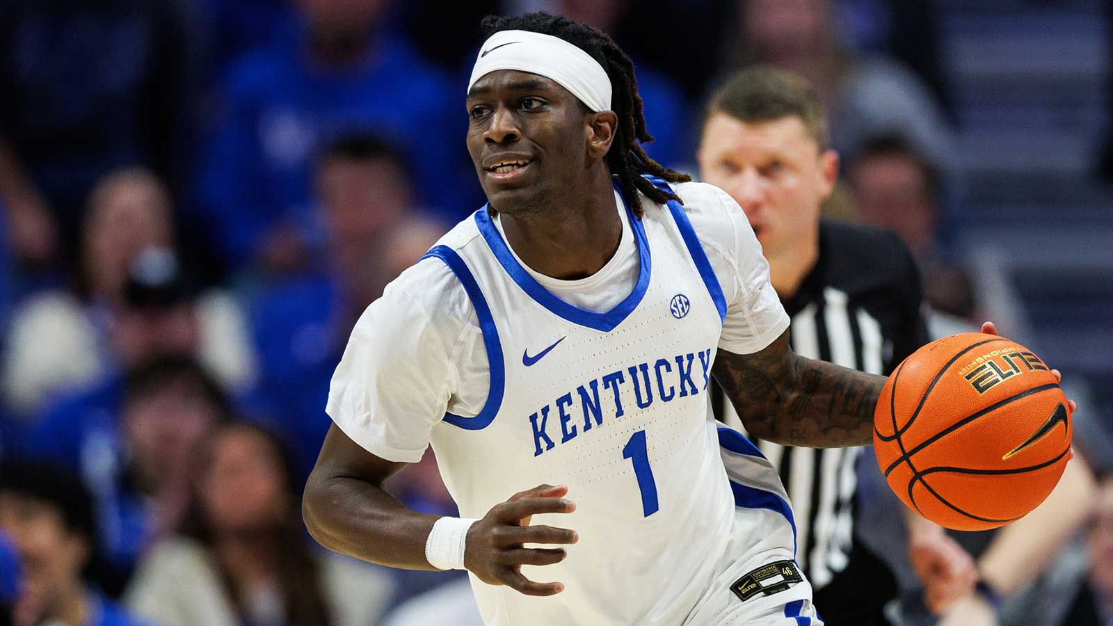 Kentucky Wildcats guard Denzel Aberdeen (1) brings the ball up court during the second half against the Oklahoma Sooners at Rupp Arena at Central Bank Center.