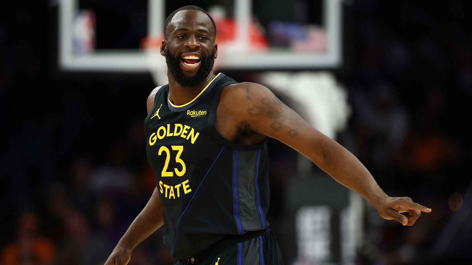 Warriors cap off wild comeback win over Suns with insane sequence