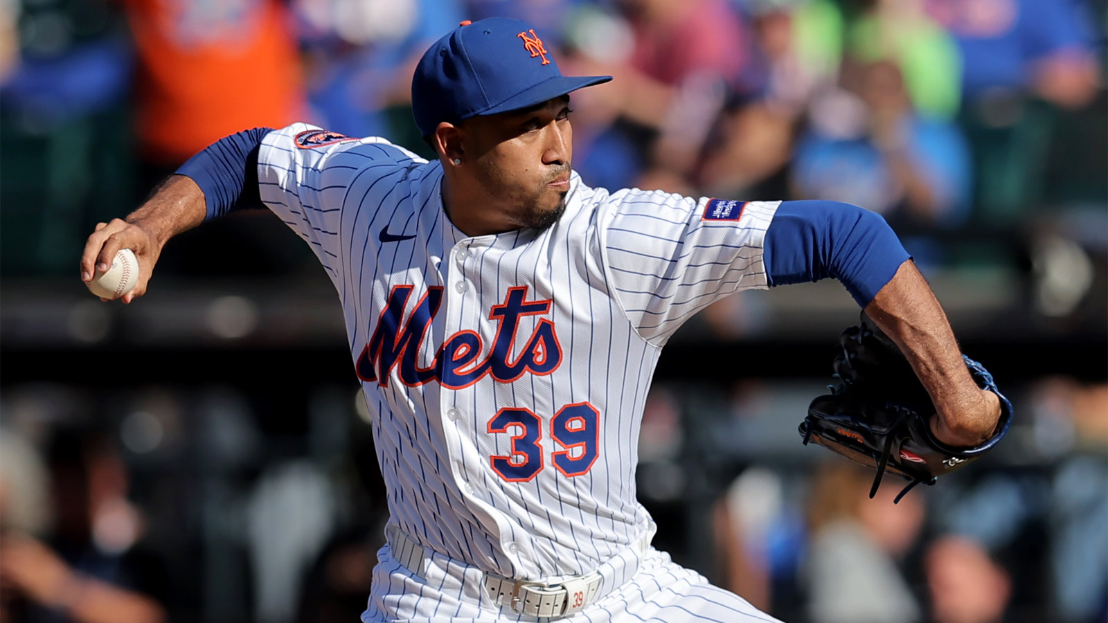 New York Mets relief pitcher Edwin Diaz (39) pitches against the San Diego Padres during the ninth inning at Citi Field.