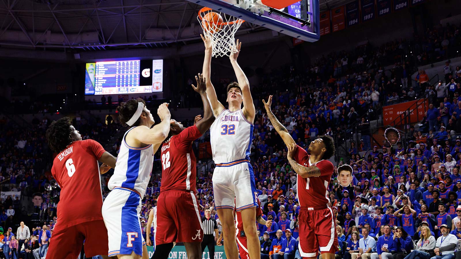 Florida basketball’s 7-foot-9 player adds to Alabama’s embarrassment with late bucket